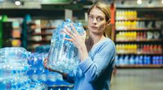 Hygienici varují před oblíbenou minerálkou. Může poleptat trávicí trakt