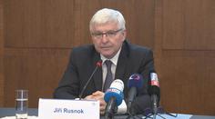 Rusnok: Cílem je zamezit oslabení kurzu koruny