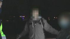 Opilý mladík byl agresivní, strážníci na něj přivedli i maminku! VIDEO