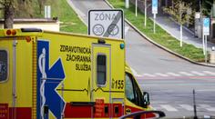 Muž si po pádu na ulici poranil hlavu a ztratil vědomí. Měl zřejmě záchvat