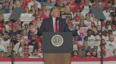 Trump měl několik negativních testů na covid a není podle lékařů nakažlivý