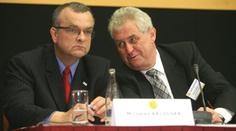 PRÁVO: Zeman našel nečekaného spojence, potopit vládu by mohla TOP 09!