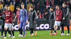 Fanoušci Sparty chtěli vysvětlení. Objevili se na tréninku a mluvili s hráči
