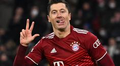 Vítej v rodině. Lewandowski dorazil za Barcou do Miami. S hráči se vítal v jídelně