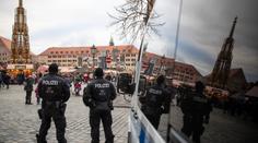 Tragédie na vánočních trzích v Berlíně: Muže rozdrtila atrakce