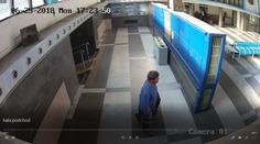 Zvrhlík ve vlaku obtěžoval mladou ženu, tvrdí policie. Poznáte ho?