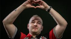 Zkáza favoritů na MS v šipkách. Končí Van den Bergh nebo Duijvenbode