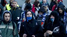 Pražští policisté předvedli na služebny pět fotbalových fanoušků