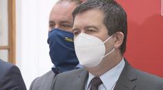 Žalobu myslí Hamáček vážně. V příštích dnech čeká novináře trestní oznámení