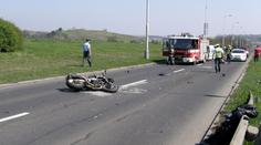 Na jihu Čech zemřel po srážce s autem mladý motorkář