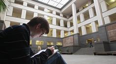 Univerzita Karlova si nakoupila domy za 370 milionů a nepoužívá je