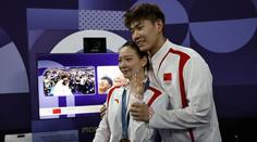 Romantika v Paříži. Badmintonistka získala zlato, pak přišla žádost o ruku