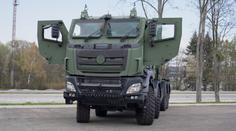 Tady vznikají slavné armádní tatrovky. Podívejte se do míst, kam se většina lidí nedostane
