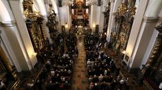 Smuteční ceremoniál: Poslední rozloučení s Medou Mládkovou