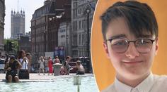 Vlna veder drtí Velkou Británii: Rozteklé silnice i dětské oběti