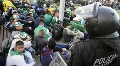 Policie před Copa Libertadores zadržela desítky noži ozbrojených fanoušků