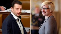 Kdo hlasoval pro vládu? Ondráček nepřišel, Šlechtová utekla za psem