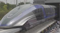Čína představila údajně nejrychlejší vlak na světě. Jede přes 600 km/h