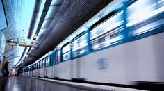Muže (20) v pařížském metru popálil útočník neznámou látkou!