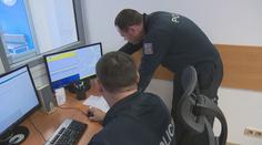 Vláda chce šetřit na policii. Zpomalí to odezvu policistů, varuje odborník