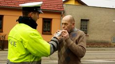Policie zastavila zfetovaného řidiče bez řidičského průkazu