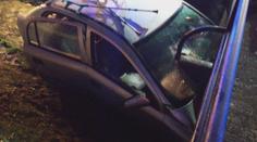 Tragická nehoda na Pardubicku. Auto skončilo v potoku pod mostem