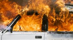 Útok na řidiče renaultu. Šlo zřejmě o bombu