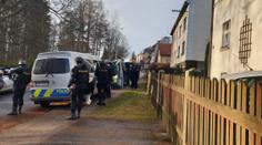 Policie dopadla mladíka (20) se sekerou! Měl těžce zranit dva lidi