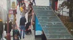 Muž hodil po druhém kámen, trefil dítě v kočárku! Skončilo v nemocnici