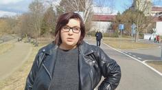 Žena obžalovaná z podvodů zůstává na svobodě. Reportérovi se ji podařilo najít