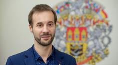 Omluvte studenty, ať mohou stávkovat, vyzval radní Šimral ředitele škol