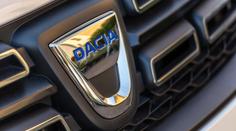 Dacie mají problém. Za jízdy se jim může otevřít kapota, musí do servisů