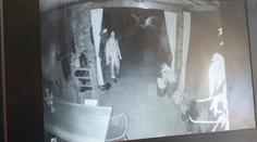 Chtěl zastrašit svého soka. Našli u něj samopal s tlumičem a mačetu