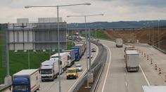Na dálnici pobíhal kůň. Srazila se kvůli němu dvě auta