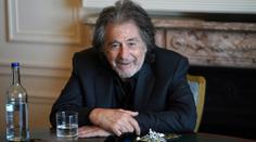 Al Pacino se stal v 83 letech opět otcem. Chlapeček dostal oblíbené české jméno