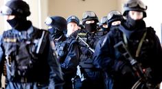 Pravicoví extrémisté chtěli v Česku likvidovat budovy a lidi. Policie u nich našla zbraně