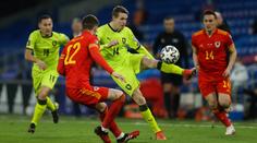 Češi Wales přestříleli, po inkasované brance v závěru ale prohráli 0:1