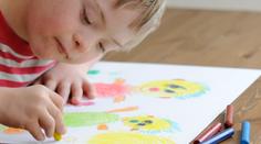 Ministr školství chce upravit inkluzi. Děti přijdou o asistenty, varuje spolek