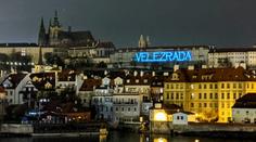 Na Hradě se objevil nápis Velezrada. Je to ostudné, uvedl Ovčáček