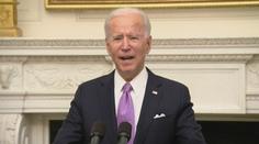 Biden zahájil boj s covidem. Chce víc testovat a očkovat, nařídil roušky