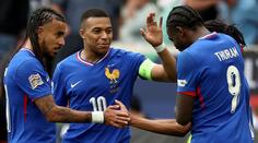 Hořký finálový týden pro Němce. Prohráli i s Francií, znovu zářil Mbappé