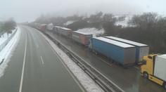 Na dálnici D5 před hranicemi s Německem se opět tvoří kolony