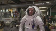 NASA ukázala nový vesmírný oblek pro misi na Rudou planetu