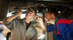Jak ošetřit auto po zimě? Důležitý je i interiér a další detaily