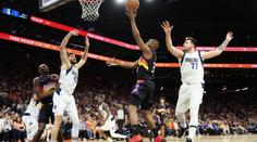 Dončič a Maxey nasbírali nejvíc bodů. Jejich týmy v NBA přesto padly