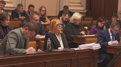 Sněmovna se sešla kvůli rozpočtu. Poslanci rozhodnou o jeho vrácení vládě