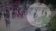 VIDEO: Kamera natočila útok před katedrálou Notre-Dame i střelbu!
