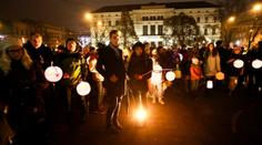 Průvody se na výročí Říjnové revoluce stále konají. Půjdete i vy?