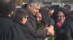 V Žatci pohřbili mrtvého Roma z pizzerie. Dohlížela policie