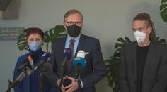 Premiér a tři ministři vyrazili na jižní Moravu. Navštívili tornádem zničené obce